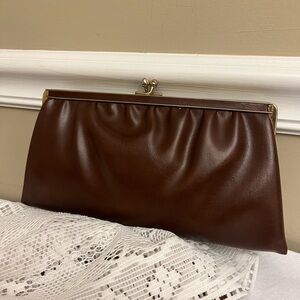Vintage Ande Brown Leather Kiss Clasp Clutch Bag with Metal Chain